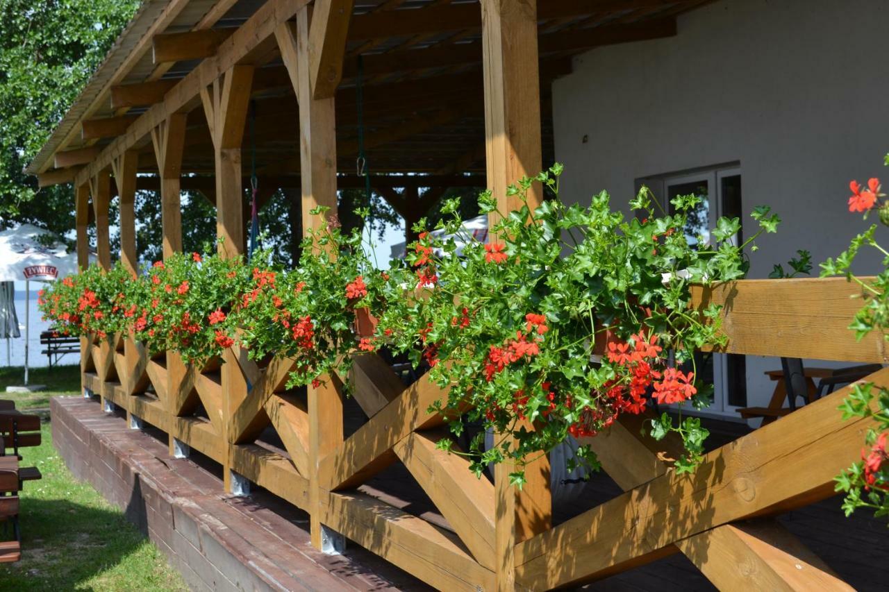 Camping Szczecinek Domy Wypoczynkowe Ngoại thất bức ảnh